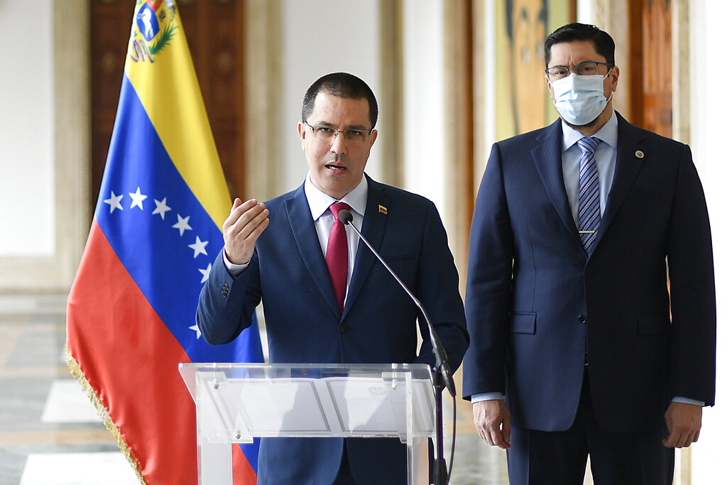 Arreaza asegura que Duque tiende cortinas de humo para ocultar "ataques terroristas" contra el país