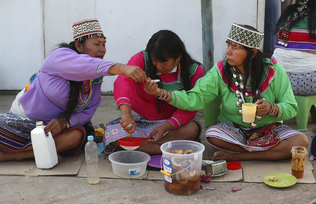 Peruanos-recurren-a-plantas-medicinales-ante-avance-de-COVID-foto-AP