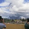 Indonesia en alerta por volcán Sinabung. Expulsó ceniza y humo a cinco metros de altura