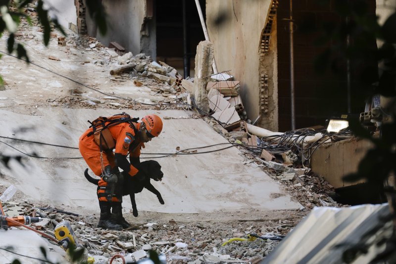 Brasil | Desplome de edificio de Río de Janeiro deja una niña muerta