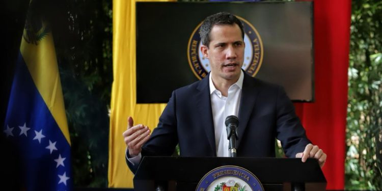 Guaidó está en Colombia y solicitará una reunión con delegaciones que asistan a la cumbre