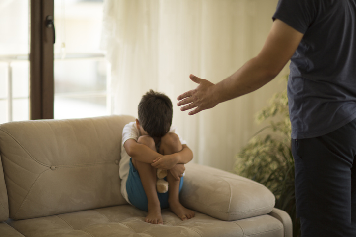 Advierten que los castigos físicos en niños, podrían aumentar los problemas de conducta