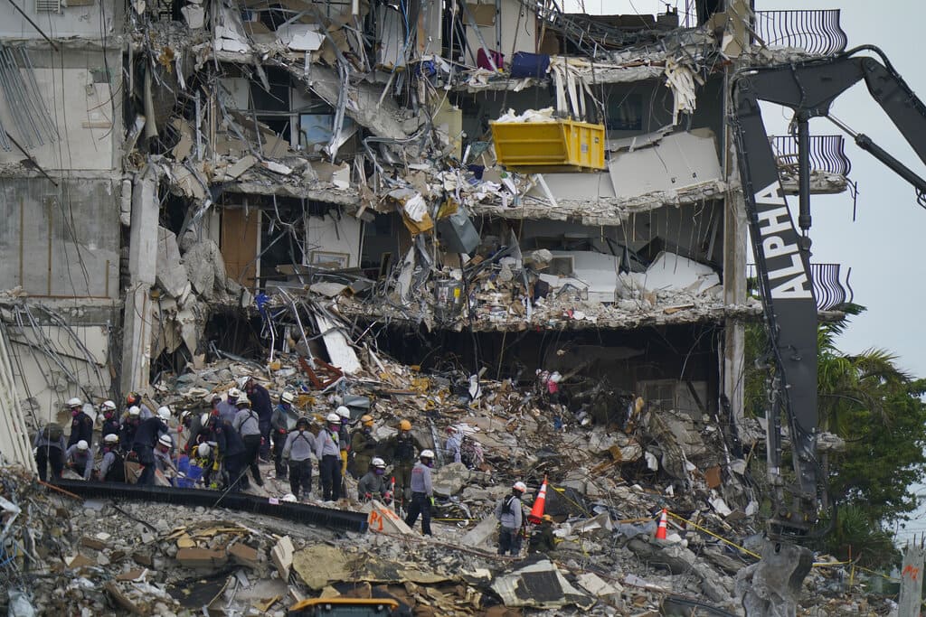 EE.UU. | Muertos por derrumbe de edificio en Miami ascendió a 27 tras encontrar otros tres cuerpos