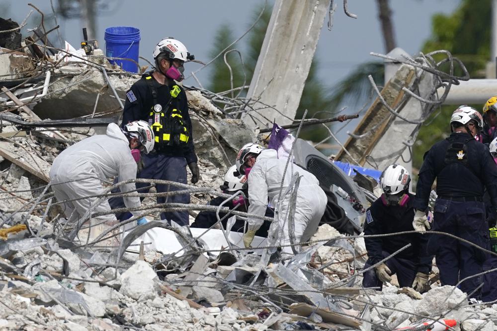 Números de víctimas fatales por derrumbe de edificio en Miami, ascendió a 32