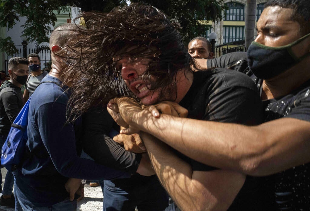 Bachelet manifestó preocupación por detenidos en Cuba y pidió una urgente liberación