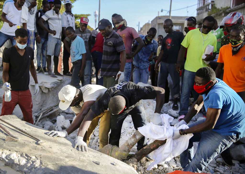 Tras una semana del terremoto en Haití, continúa la búsqueda de supervivientes