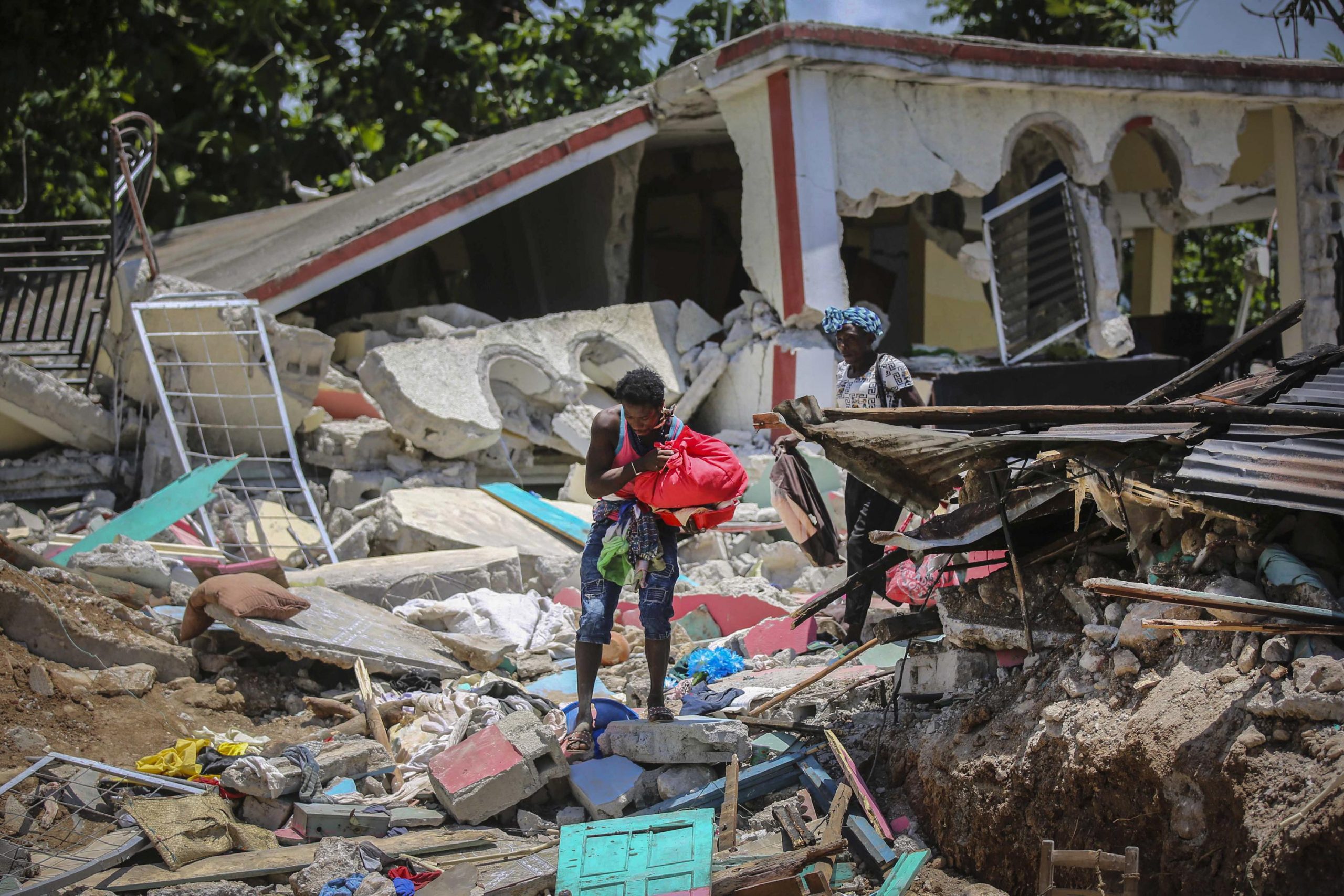 Cifra de muertes por sismo en Haití aumentó a 2.207