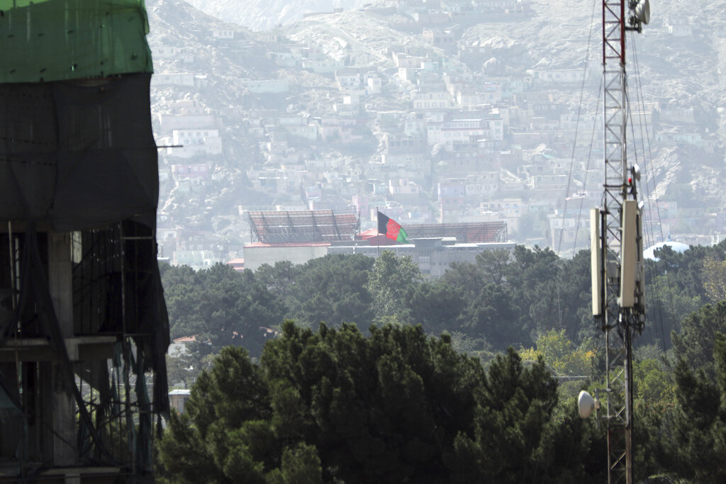 Siete muertos en caos en aeropuerto de Kabul