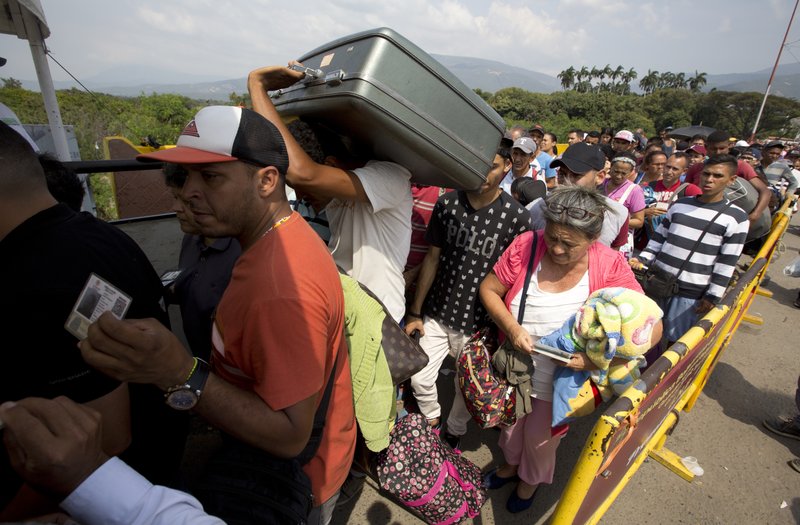 Colombia registra su primera disminución de migrantes venezolana en una década