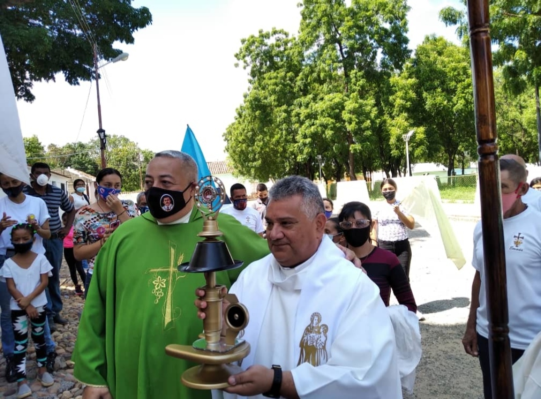 Reliquia del Beato José Gregorio Hernández de visita en la Zona Buen Pastor en Torres