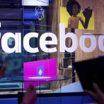 Acciones de Facebook caen un 5 % tras falla mundial