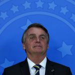 Facebook borra video de Bolsonaro donde vincula las vacunas anti-covid con el sida