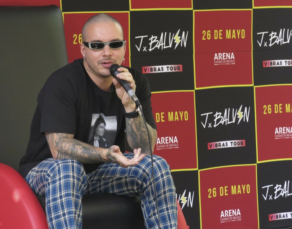 J Balvin se disculpa por video de la canción "Perra"