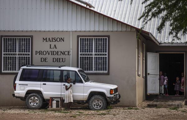 Funcionarios estadounidenses y haitianos tratan de liberar a 17 misioneros secuestrados