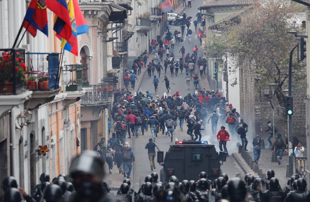 Militares ecuatorianos retenidos por manifestantes fueron liberados