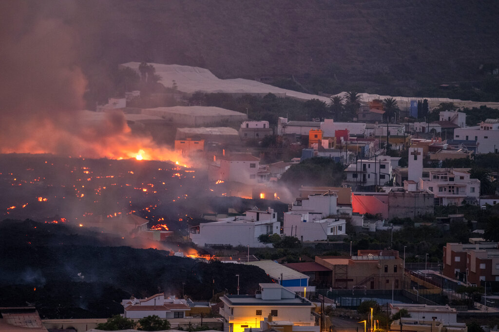 Nueva ruptura en volcán estaría emitiendo hasta 9.000 toneladas diarias de dióxido de azufre