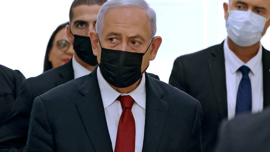 Exconfidente de Netanyahu testifica en su contra en juicio por corrupción