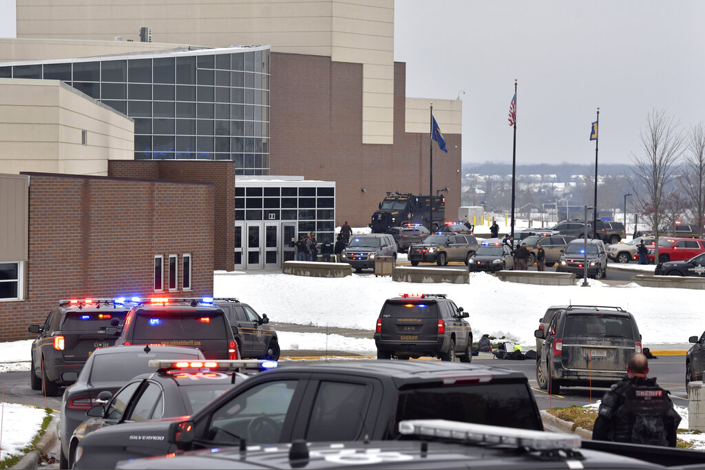 Muere un cuarto estudiante tras el tiroteo en un instituto de Michigan