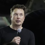 Musk propone a los usuarios de Twitter decidir sobre el 10 % de sus acciones de Tesla