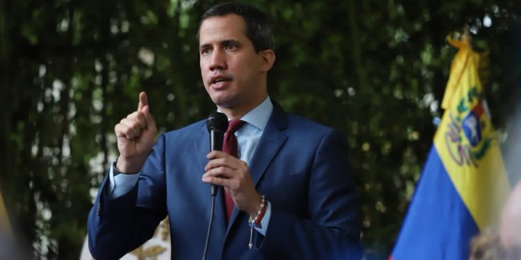 Guaidó está en Colombia y solicitará una reunión con delegaciones que asistan a la cumbre