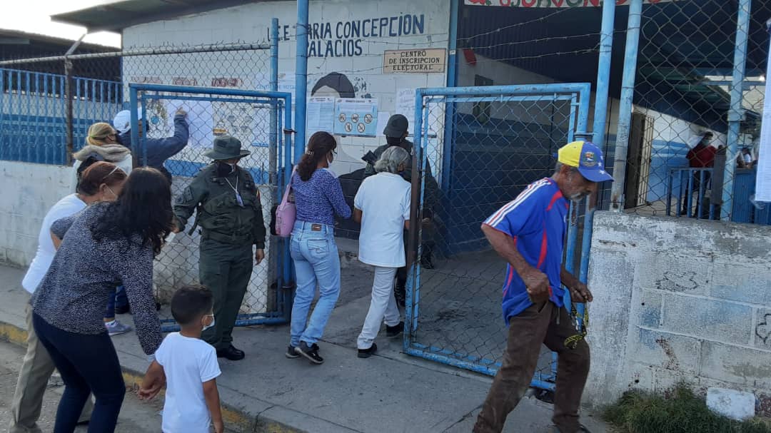 Lara | Medios locales reportan dos detenciones en medio de los comicios