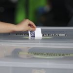 Cierran mesas de votación en Chile, tras masiva jornada electoral