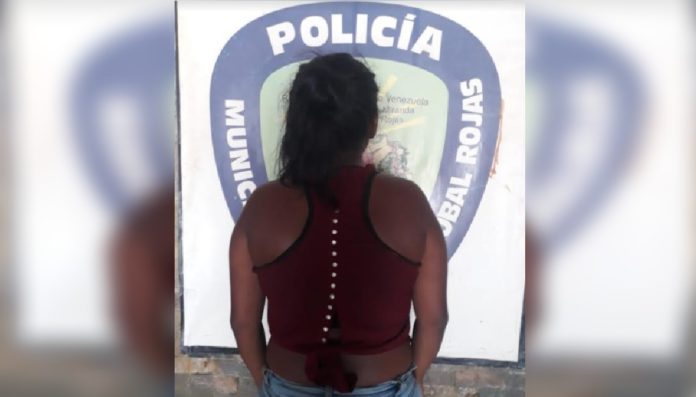 Mujer dejó encerradas a sus hijas para irse a una fiesta de halloween