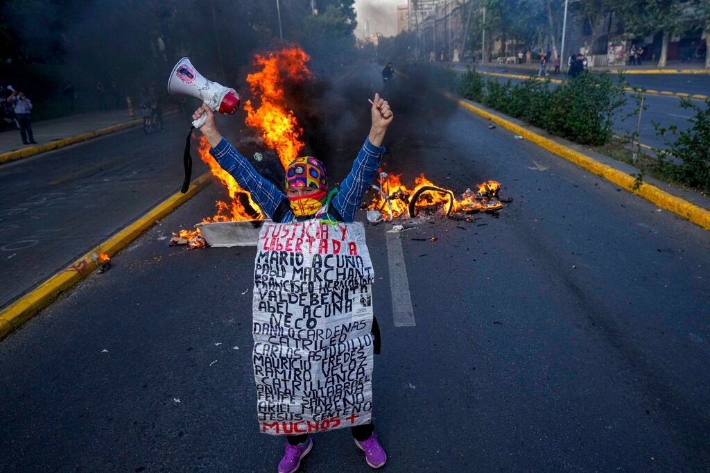 Militarización deja hasta muertos en el sur de Chile