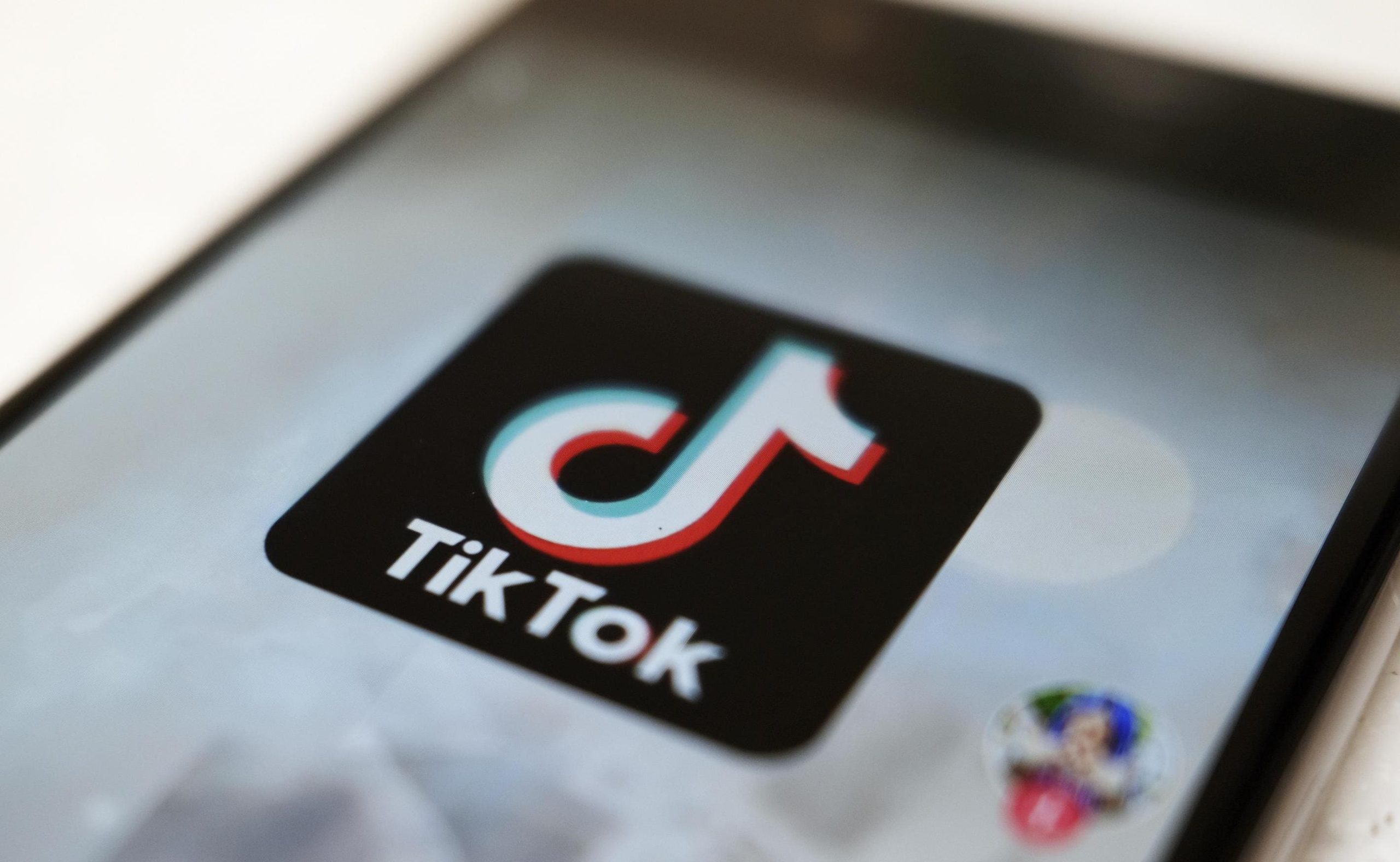 Empresa paga $ 50 dólares la hora por ver videos en TikTok