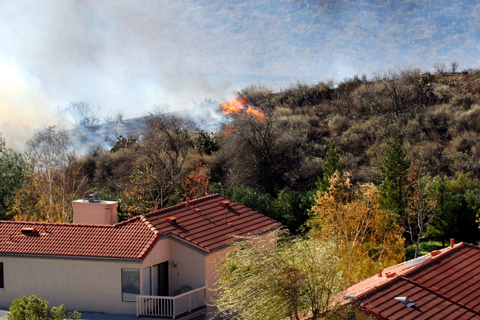 Chile | Incendio forestal arrasa con al menos 70 viviendas