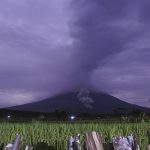 Erupción del volcán Semeru en Indonesia, deja al menos un muerto y 41 heridos