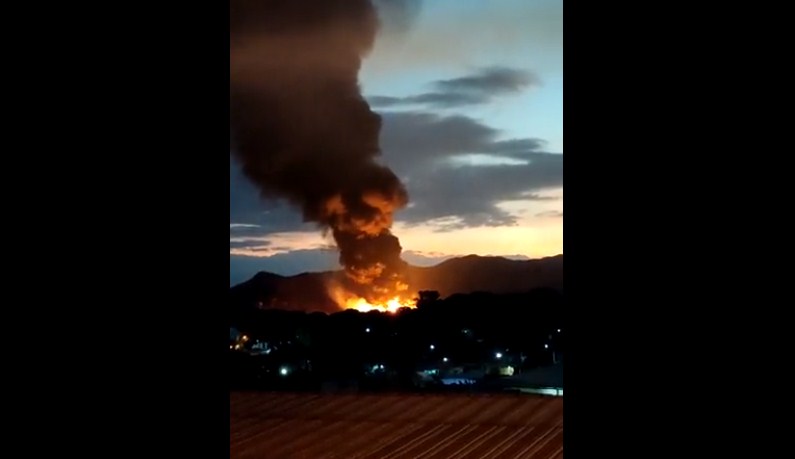 Incendio de gran magnitud se produjo en zona industrial de Guacara