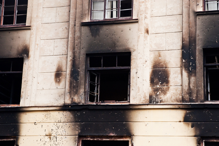 Incendio de residencia de anciano en España deja al menos seis muertos