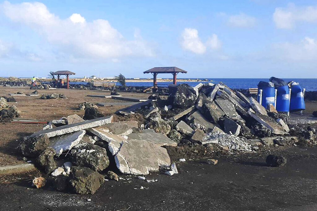 Tonga recibe sus primeros cargamentos de ayuda desde la erupción volcánica