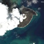 Tonga inicia evacuación en las dos islas más afectadas por erupción y tsunami