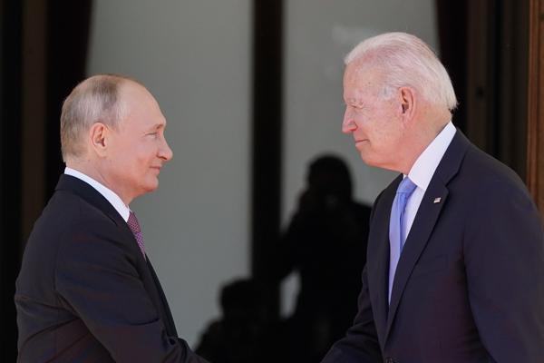 Biden acepta reunirse con Putin si no hay invasión de Ucrania, pero Rusia ve prematuro hablar de una cumbre