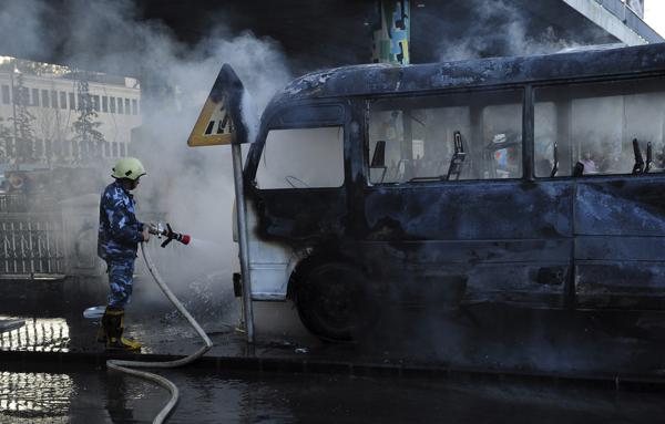 Explosión en autobús militar deja un muerto en capital de Siria