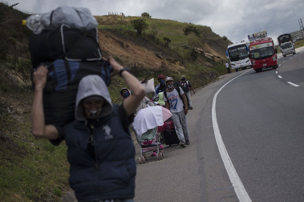 ONG pide exonerar multas impuestas a venezolanos en Perú, con documentos vencidos