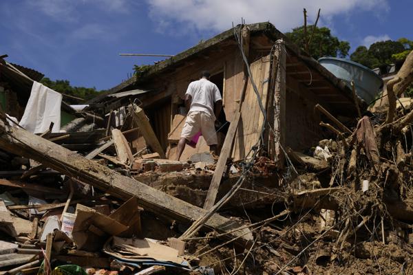 Continúa la búsqueda de desaparecido en Petrópolis, mientras el número de muertes asciende a 169