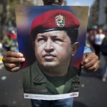 Militar ruso vincula a EEUU y a Claudia Díaz con muerte de Chávez