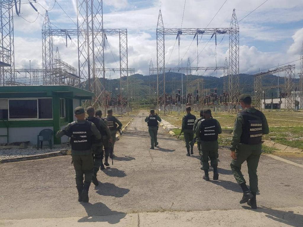 Refuerzan acciones de defensa en instalaciones estratégicas del país