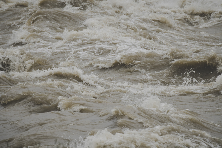 Al menos tres quebradas desbordadas por lluvias en Táchira