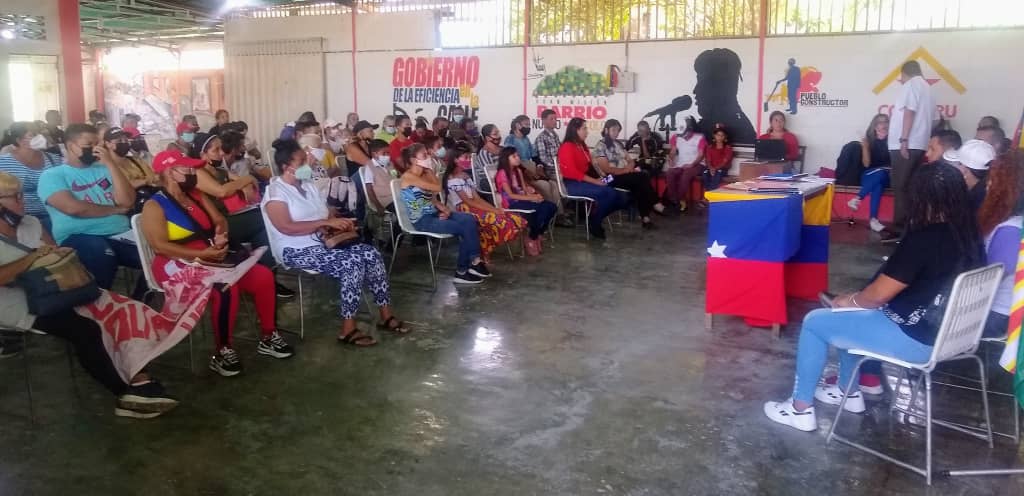 Diputados del CLEL intercambiaron ideas con la comunidad del barrio Trompillero “Ramón Mendoza”, de la Parroquia Unión