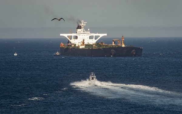 Reuters: transferencia de crudo barco a barco frente a Maldivas, sería la táctica de Irán y Venezuela para evadir sanciones