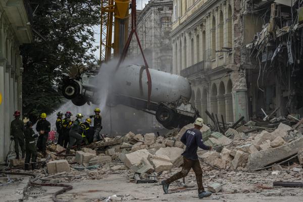 Aumenta la cifra de muertos en la explosión de hotel Saratoga en Cuba