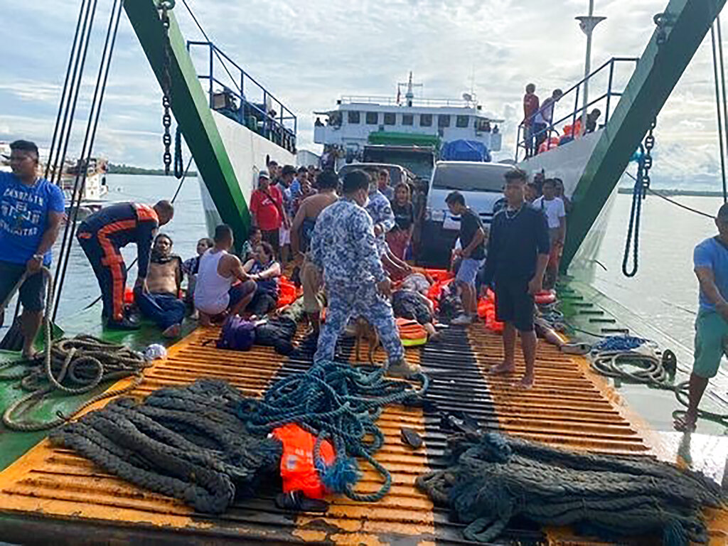 Filipinas | Siete muertos y 120 rescatados en incendio en ferry