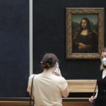 Francia | Un hombre arrojó un pedazo de torta a la Mona Lisa, en el Museo del Louvre