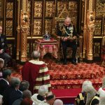 La reina Isabel II delegó la apertura del Parlamento al príncipe Carlos