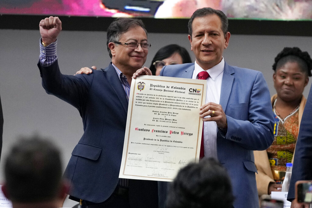 Gustavo Petro recibió credencial de presidente electo de Colombia