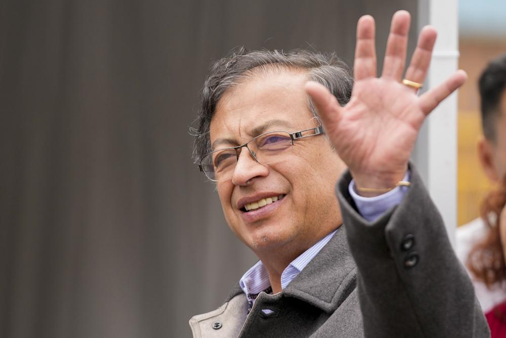 Gustavo Petro llegó a Caracas para reunirse con Nicolás Maduro